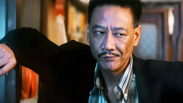 何家驹饰演残暴黑警称霸黑白两道，十三太保俯首称臣