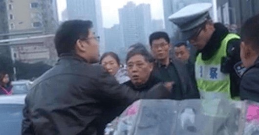 家喻户晓到销声匿迹，“相声演员”大兵的消亡史，比你想的更恶劣