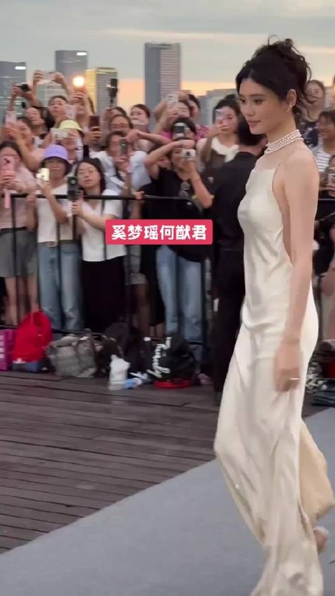 何猷君20岁一见钟情奚梦瑶，为爱突破重重关卡终成眷属