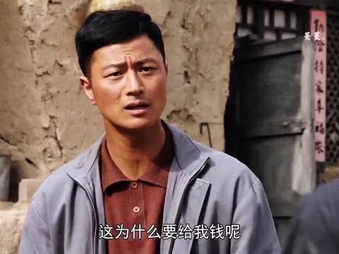 小伙心软放了姑娘,多年后姑娘成了富商报恩
