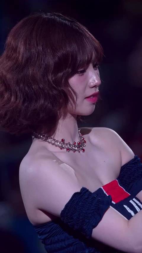 清晰的连每一根毛孔都看得见 x 柳智敏karina
