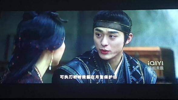 这俩正经不了多久，最后还是忍不住笑场了吧