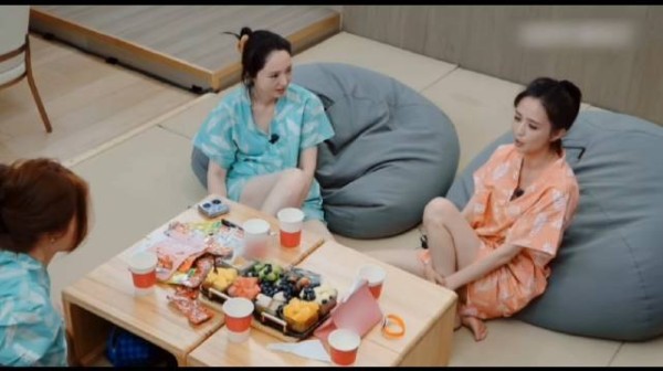 董璇佟丽娅闺蜜情获赞，成年女性友谊引共鸣