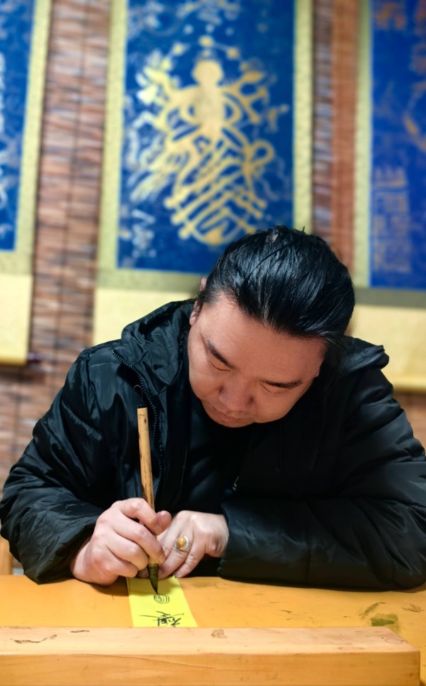 杨鼎玄道长弘扬徐悲鸿写实主义，发扬传统文化精神