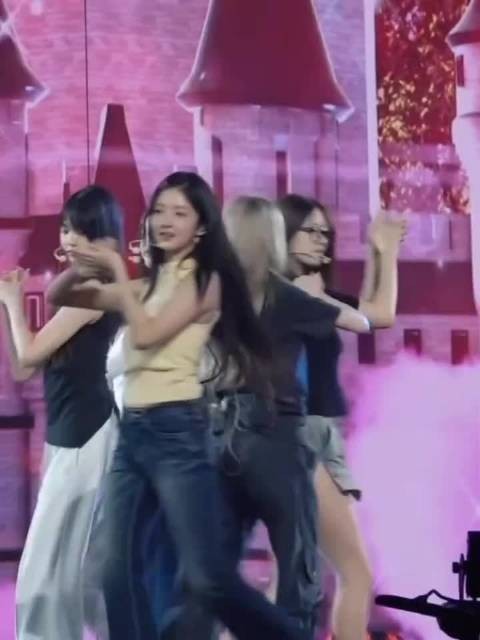 李瑞平时的妆都不合适她啊！这个素颜居然张元英还好看点
