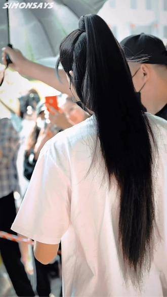 韩烨龚俊 现代造型搭配长发,真的是美翻了
