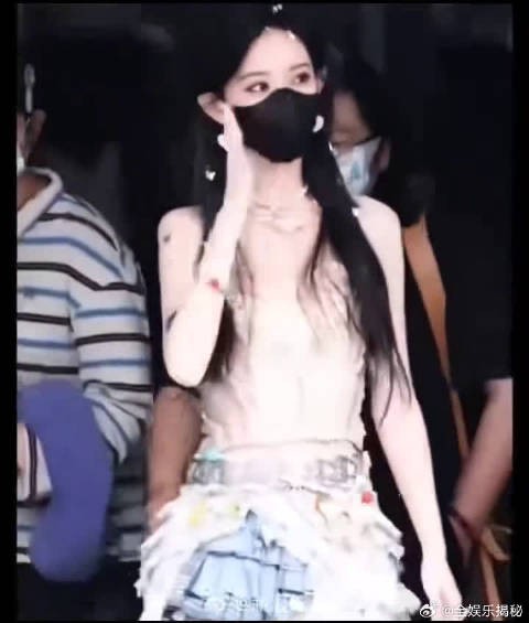 孟子义千禧风太适合她,李一桐美拉德系尽显温柔,两人同框就是双倍美好!