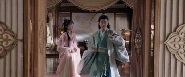 张淼怡饰宋陶陶以医师身份加入季阳城守卫战,李卿饰程鲤素共同进退