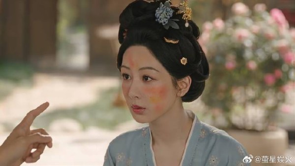 牡丹把自己涂成大花脸 还让蒋长扬评价，对方回答亮了