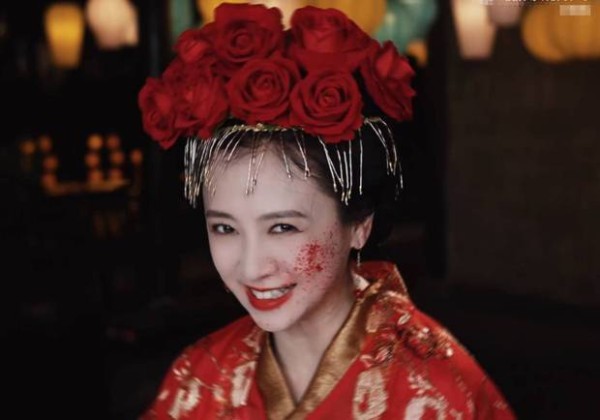 56岁翁虹时隔25年再扮“猫妖” 笑容邪魅