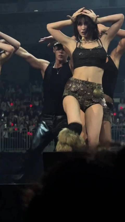 momo进行曲终于来啦，好带感，卡点绝了，（cr._SNRJZ）