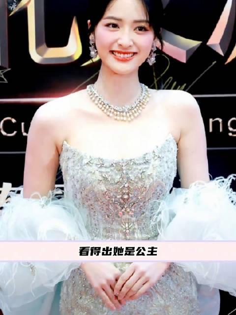 沈月泰国红毯造型真是绝美又大气