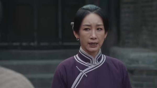费左氏强势主理婚事，掌掴训子显家主威严