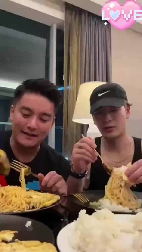 王嘉尔真的多灾多难啊,早日康复啊