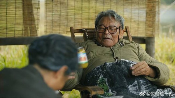 周秉义为了工人 自愿降低自己工资,真是个好领导