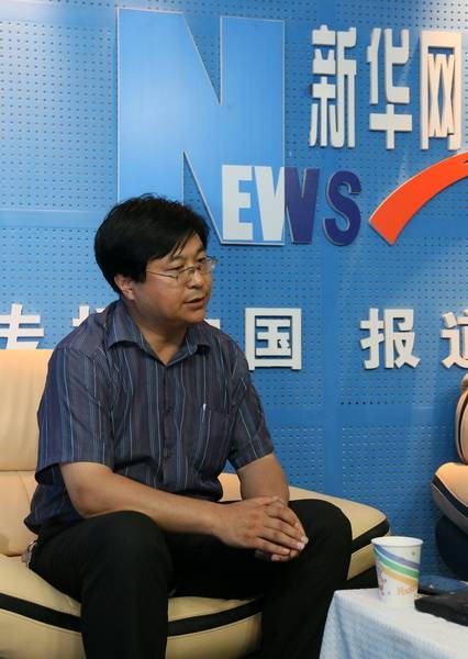 黄山(旅日作家)、周汝昌、冯其庸的红学贡献