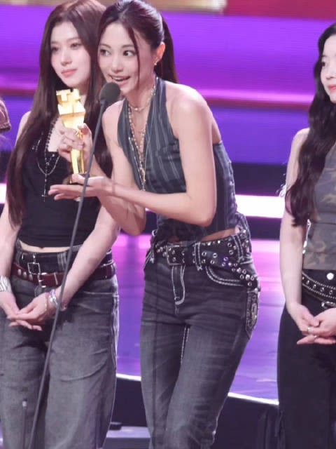 twice领奖直拍 九个小女孩很美