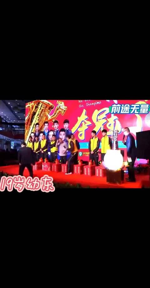 为东东鼓掌,八一少帅真不是盖的,大场合一点不怵,阳光帅气 世界冠军 樊振东