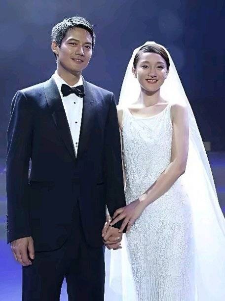 周迅高圣远闪婚后因300万借款起争执，2020年官宣离婚