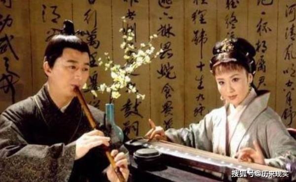 李清照和岳飞同时代，在诗词中却只字不提，是否因为和秦桧是亲戚