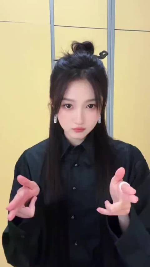 关晓彤你别太美！这个黑色古风造型，超绝反差感！