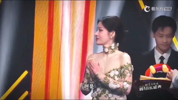 张碧晨斩获亚洲最佳女歌手及十大金曲
