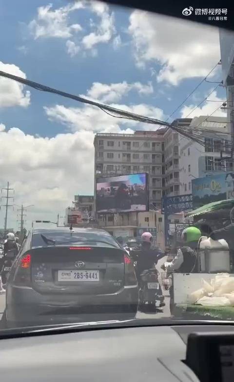 有网友拍到了虞书欣蔻驰国外地广 影响力是不是绝了