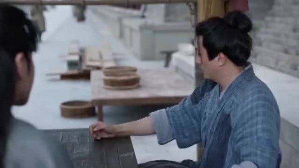 张维伊曾出演庆余年2侯季常与张若昀搭戏