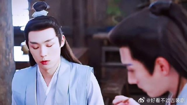 《念无双》 器灵不想做大英雄,只想当平凡的小百姓