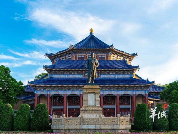 剪纸、白瓷杯、连环画：民间手艺里《梁祝》的“化蝶”新生 | 寻找时光里的蝴蝶②