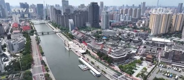 上合组织天津峰会丨听相声、品民俗 外国游客“买买买”不停 体验津津有味“国际范儿”
