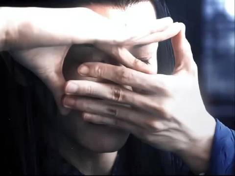 王以纶真奶油白面书生,挺帅气!就是一说话嘴巴有点哭丧着脸