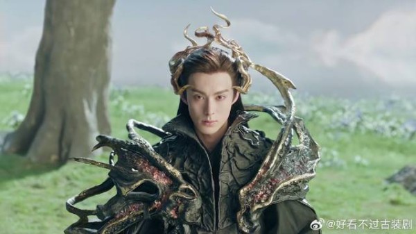 大强为了不再失去小兰花,重披战甲,与太岁同归于尽!