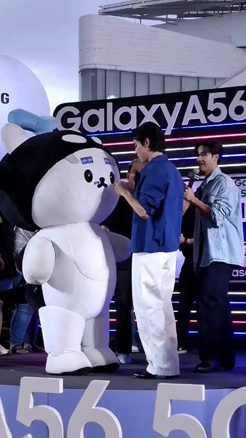 San称想贴胡子被调侃显老