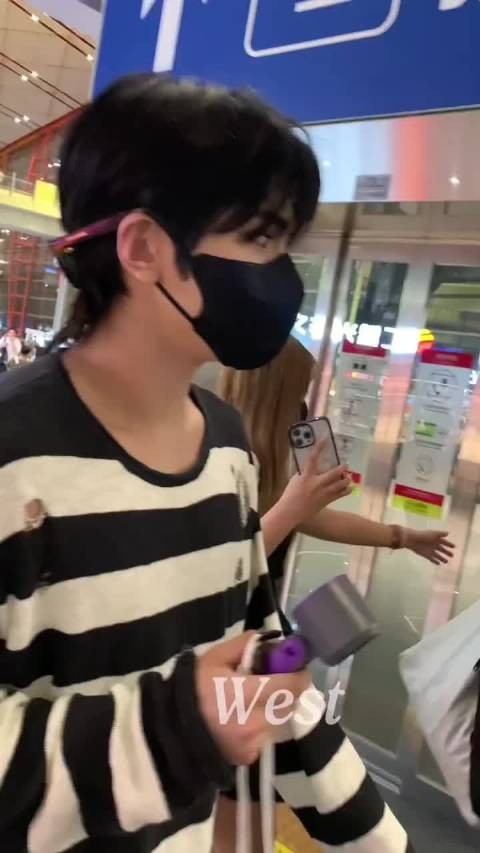 邵子恒节目回顾自嘲社死反应真实