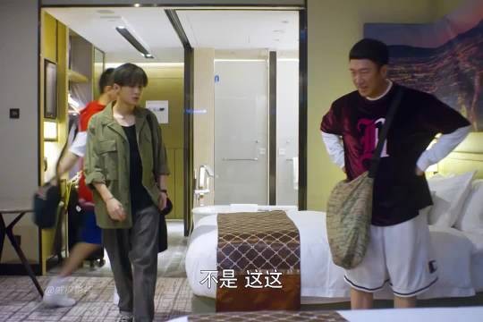 三个男人两张床怎么睡?带着爸爸去留学孙红雷辛芷蕾曾舜晞蒋依依刘敏涛檀健次