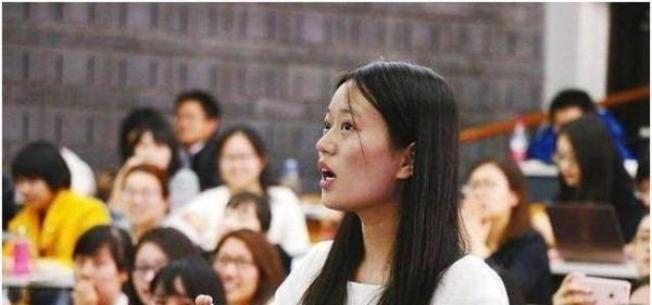 诗歌大赛冠军陈更：北大博士7年未能毕业，成名“害”了她吗？