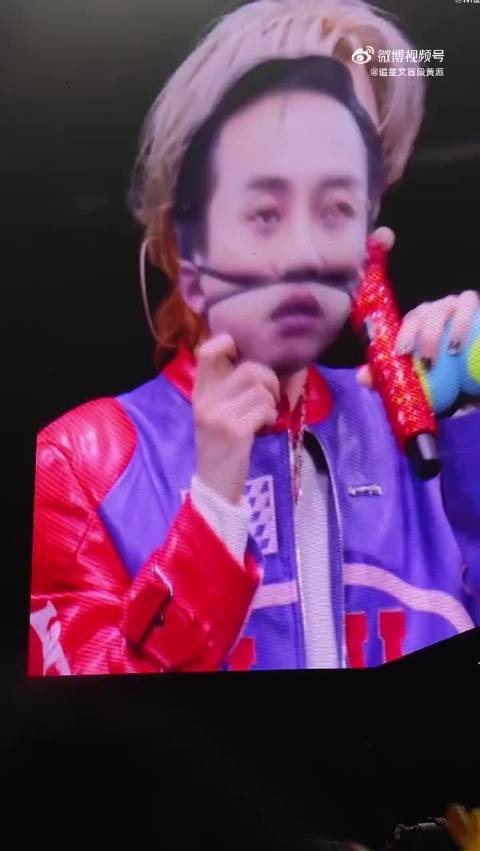 鹿晗南昌演唱会学方言喊老婆好，邓超助阵引粉丝尖叫