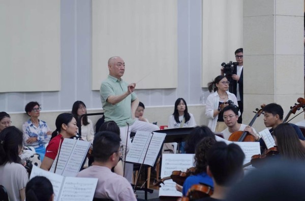 蔡程昱首次挑战“芬顿”一角，《法尔斯塔夫》即将启幕上海大剧院新演出季