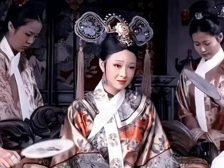 华妃性格高傲又强势,却始终不失分寸 只因一个片段便让我追完整部剧