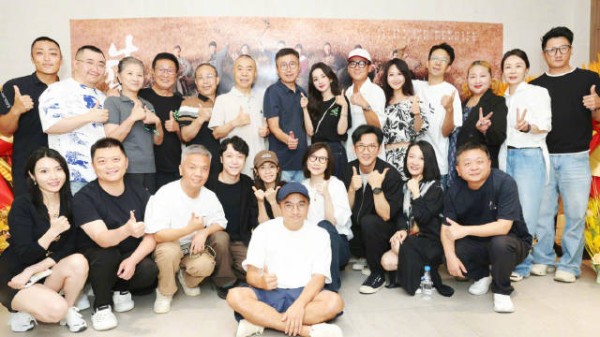 杨幂发文祝福天牛庙村村民日子越过越亮堂