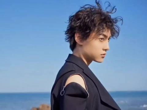 田栩宁23年Metal杂志拍摄花絮曝光