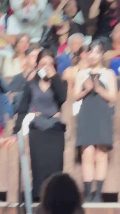 舒淇哭了，王晶说过，什么时候你感觉舒淇和莫文蔚漂亮了，说明你成熟了！