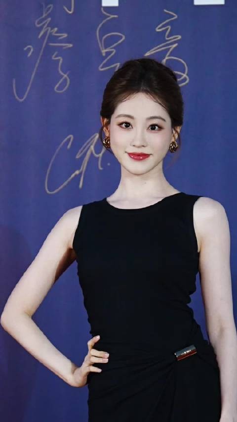 特别特别喜欢祝祝昨晚打红毯白天活泼小女孩晚上是妈咪