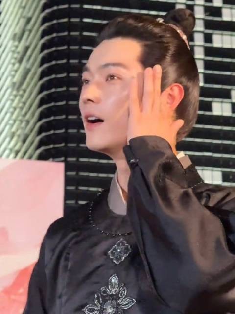 许凯这部剧《一瓯春》也快要播了吧!女主是周也