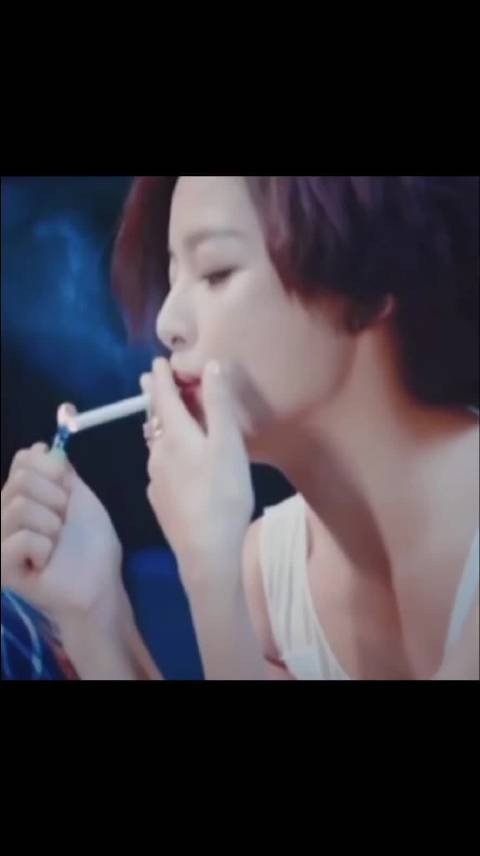 辛芷蕾、宋佳抽烟名场面，太酷了吧！