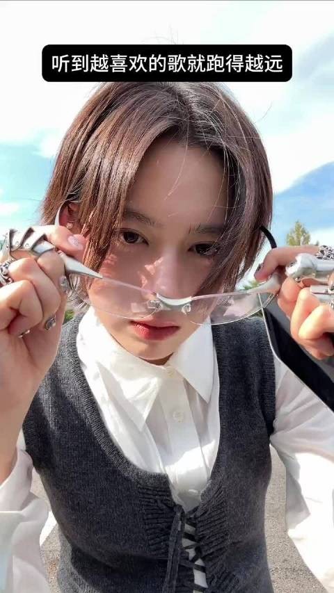 jasmine的cha!我天…大脑宕机了 蔡老师来教我跳!@蔡徐坤 蔡徐坤