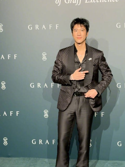 王力宏亮相GRAFF 65周年展览现场