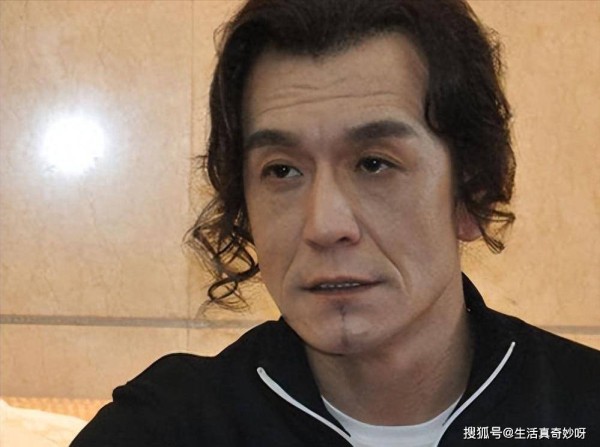 曾经风光，却被“烟酒”毁了的8位明星，有人瘫痪，有人英年早逝