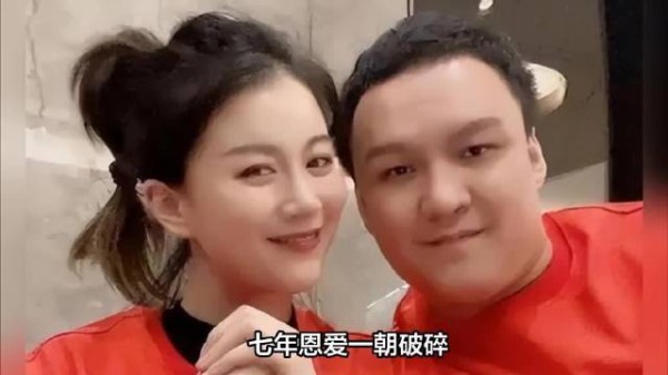 李嘉格官宣离婚1天后，恶心的一幕就发生了，难怪霞姐那般不看好
